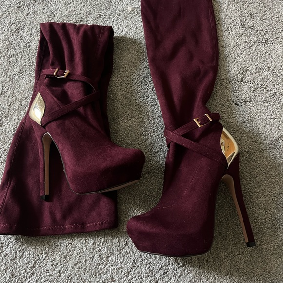 Over the knee boots - Picture 2 of 3